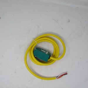 30017229 - SWITCH LIMIT LEVER TYPE SPRING RETURN PRE-WIRED 8 FT CABLE CORROSION RESISTANT NEMA 4X