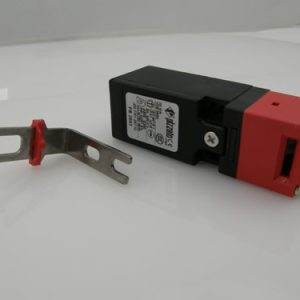 30048608 - SWITCH SAFETY KEY INTERLOCKED 2NC/1NO PG13.5 W/ SPECIALLY DESIGNED RIGHT ANGLE KEY (-13 TO 176 DEG F)