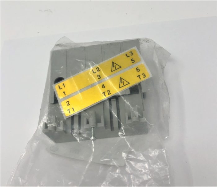 30213739 - DISCONNECT ACCESSORY TERMINAL SHIELD COVER AB 194R 60A (THREE TERMINALS)