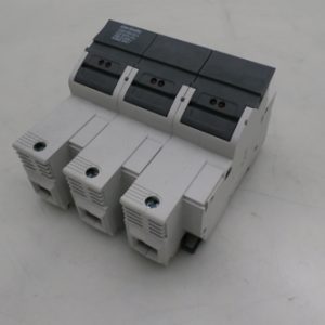 31023251 - FUSE BLOCK 3P CLASS J 600V 30A FINGER SAFE DIN RAIL MOUNT WITH FUSE BLOWN INDICATOR