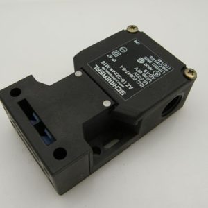 EC10672 - SWITCH SAFETY KEY INTERLOCKED 230VAC 2NC 7LB KEY RETENTION FORCE