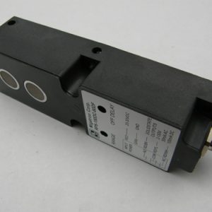 P-012566 - SWITCH ULTRASONIC 20-30VDC 5IN-80IN 1NO/1NC QD ISOLATED FORM C RELAY (+32 TO 140 DEG F)
