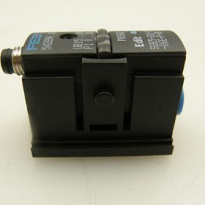 PC10543 - SWITCH PRESSURE ADJUSTABLE 0-10BAR TEACH-IN BUTTON NC CONTACT 6MM TUBE 3PIN M8 PLUG PNP